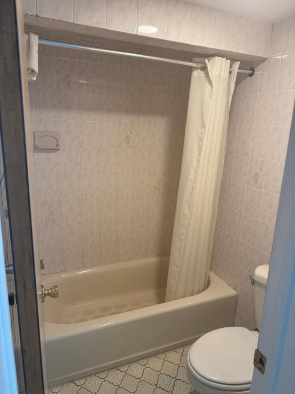 Farrington Inn - North Brunswick