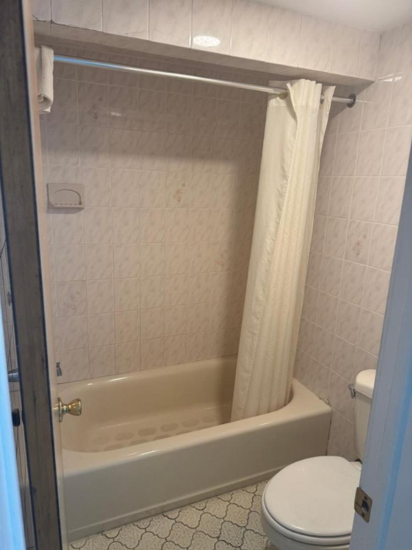 Farrington Inn - North Brunswick image 5